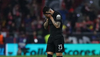 低調看直播-全员卧底？热刺欧冠离大谱 开场22分钟4次失误送礼 22岁门将获0分