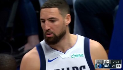 足球直播在线观看-下去冷静下吧！克莱连续空位打铁&amp;三分5中0  还送尚帕尼三分犯规