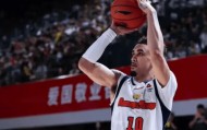 jrs直播-奎因半场9投5中、三分4中3得到13分3篮板5助攻1抢断