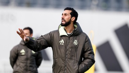 值得期待，皇马官方晒阿韦洛亚执教一线队首训照片